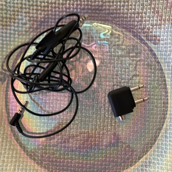 SOLD - BOSE QuietComfort 15 Acoustic Noise Reduction Headphones - Picture 6 of 6